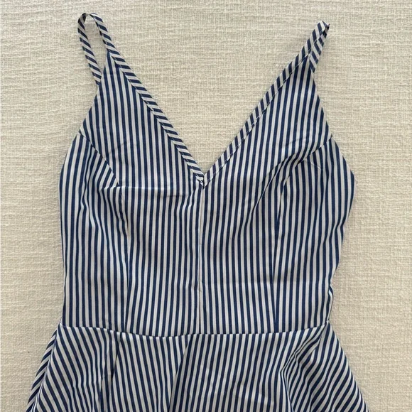 Petal & Pup Romilly Strappy Maxi Dress - Picture 4 of 4